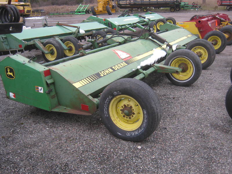 Mowers  John Deere 120 Stock Chopper Photo